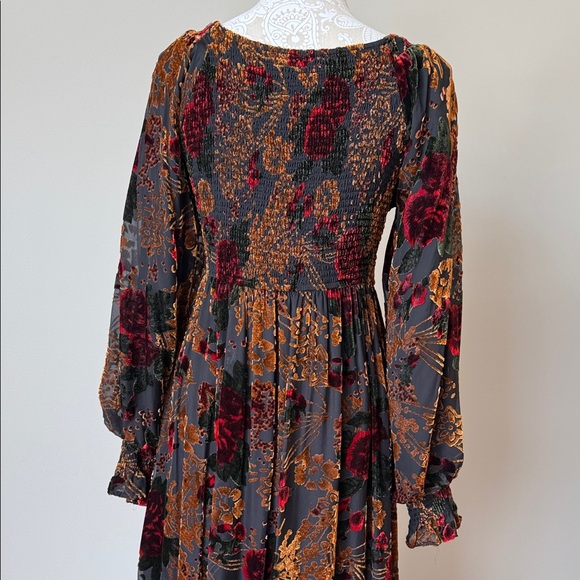 Elegant Black velvet burnout Floral Long Sleeve Dress sz M - Picture 9 of 12